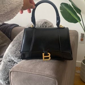Balenciaga Inspo hourglass black bag with strap